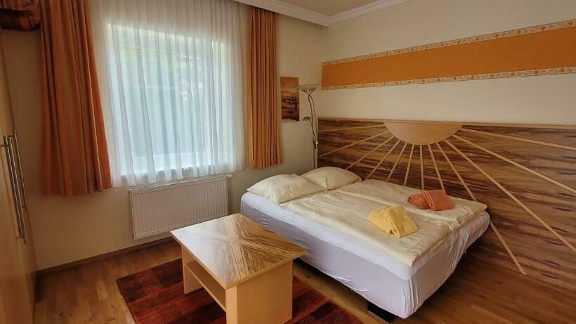 هتل Sonnblick Am Wörthersee