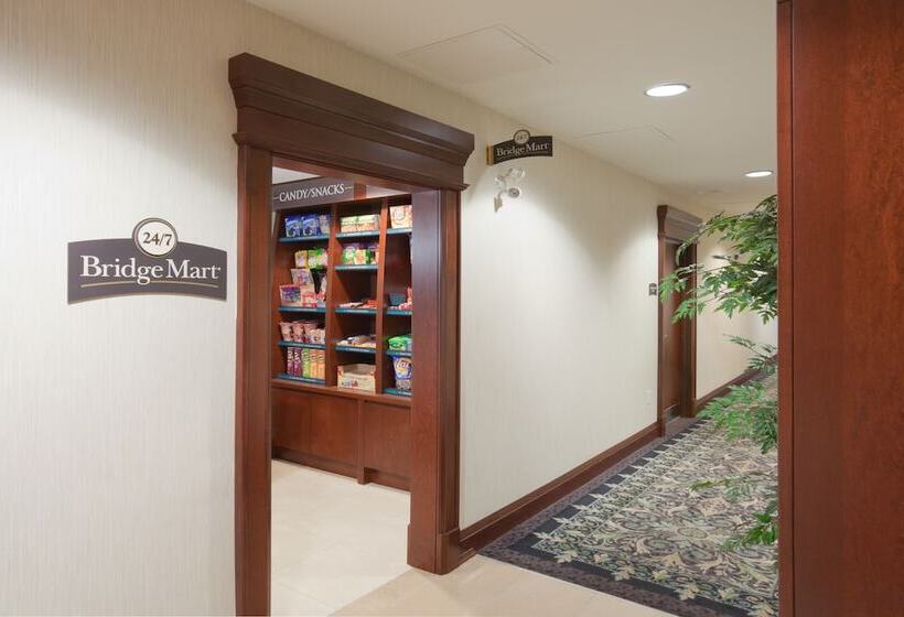 هتل Staybridge Suites Oakville Burlington, An Ihg