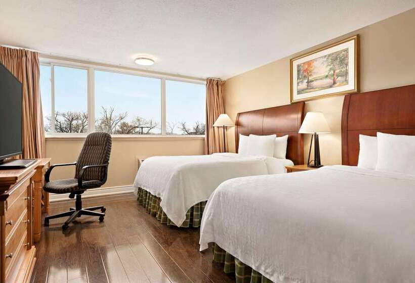 Hotel Travelodge By Wyndham Richmond Hill