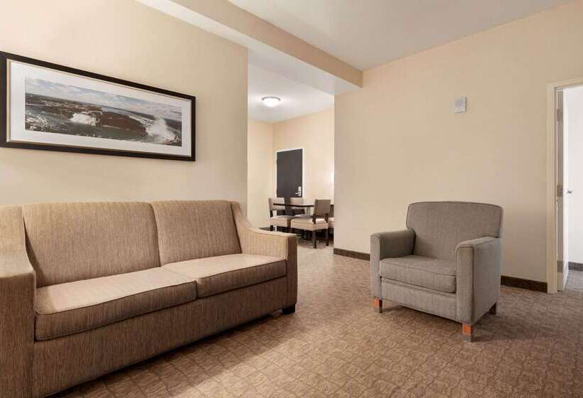 هتل Wyndham Garden Niagara Falls Fallsview