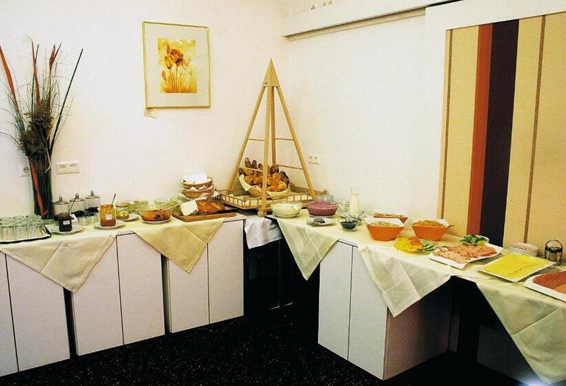 ホテル Zur Schonenburg