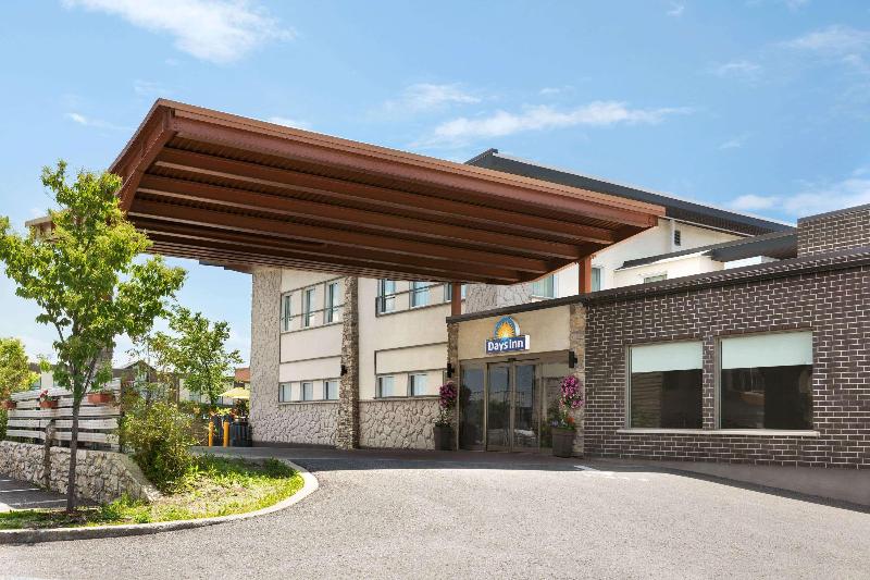 مُتل Days Inn By Wyndham Montreal East