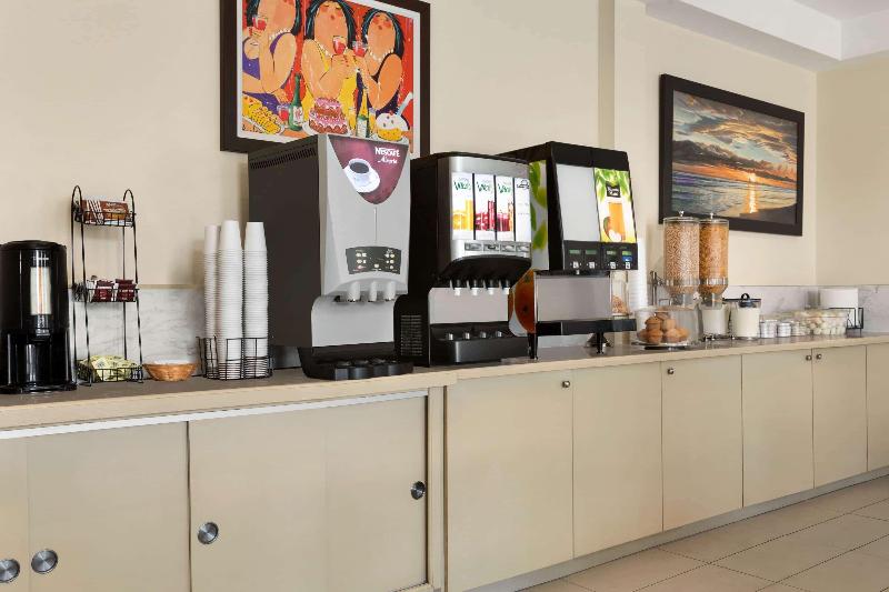 مُتل Days Inn By Wyndham Montreal East