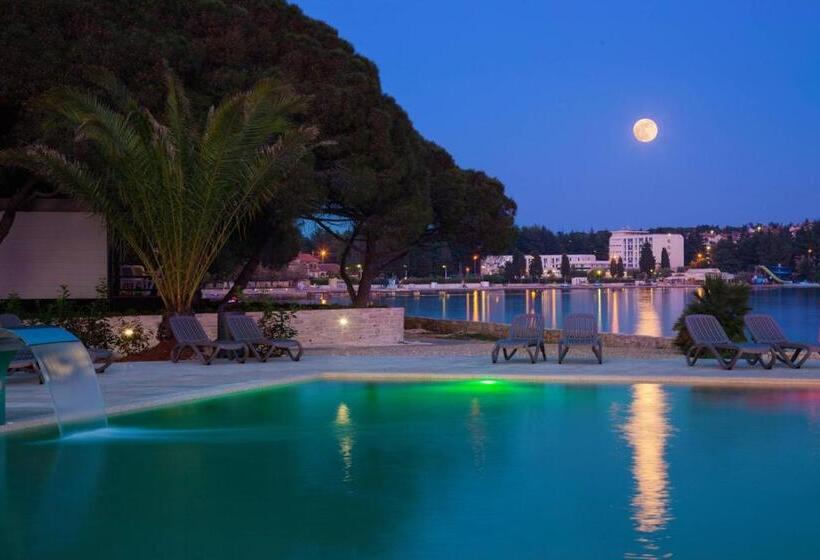 پانسیون Apartments And Rooms With Parking Space Porec   6917