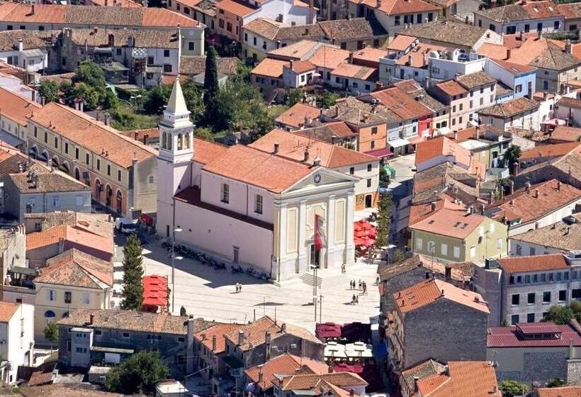 پانسیون Apartments And Rooms With Parking Space Porec   6917