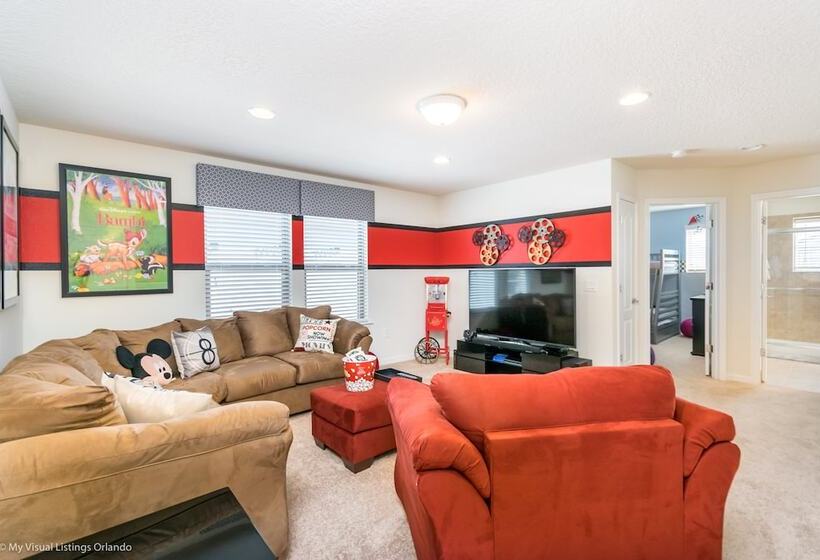 5 Bed 5 Ba Villa With Game Room, Pool & Spa