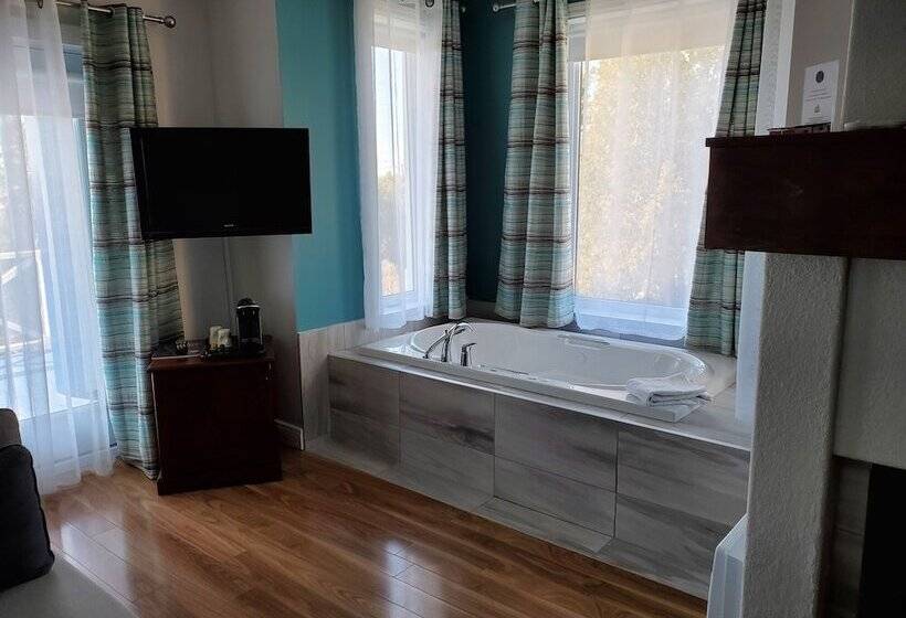 هتل Auberge Fleurs De Lune