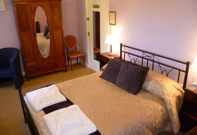 فندق Baskerville House