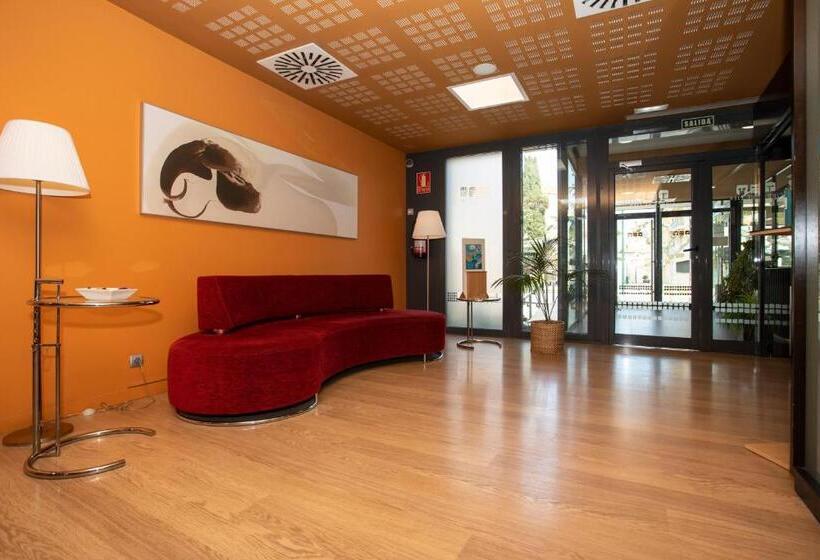 هتل Ciudad De Ejea