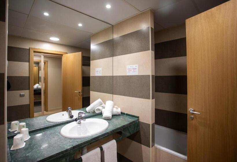 هتل Ciudad De Ejea