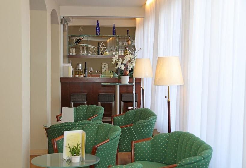 ホテル Der Kaiserhof Ried