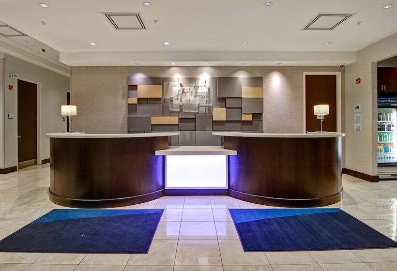 Hotel Holiday Inn Express  & Suites Toronto  Markham