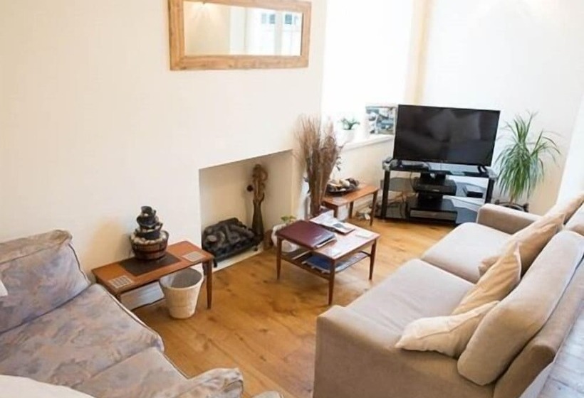 Отель Llwyn Onn Guest House