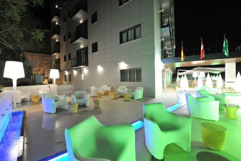 هتل On Aleta Room - Adults Only