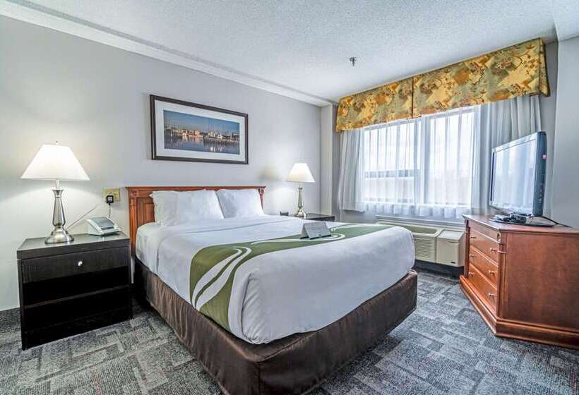 هتل Quality Inn Halifax Airport