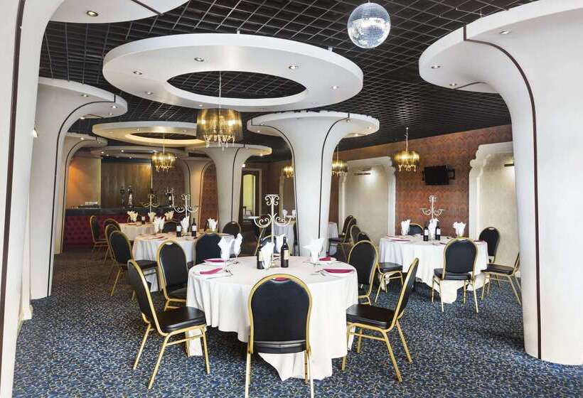 هتل Ramada Birmingham Oldbury M5 J2