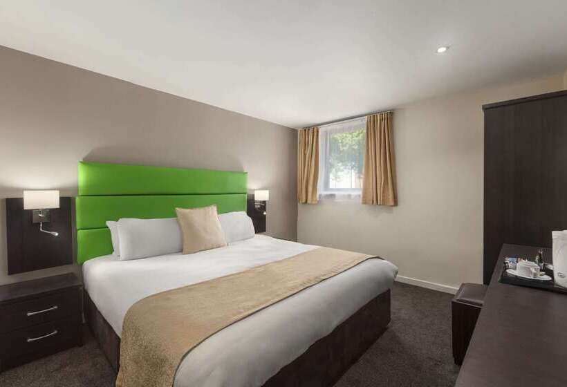 هتل Ramada Birmingham Oldbury M5 J2