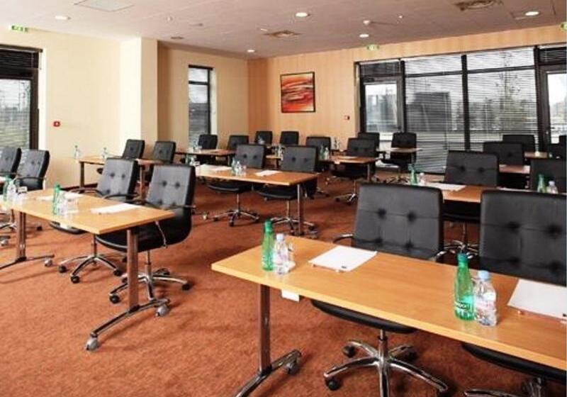 هتل Residhome Suites Paris Sénart