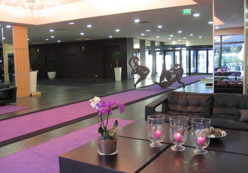 هتل Residhome Suites Paris Sénart