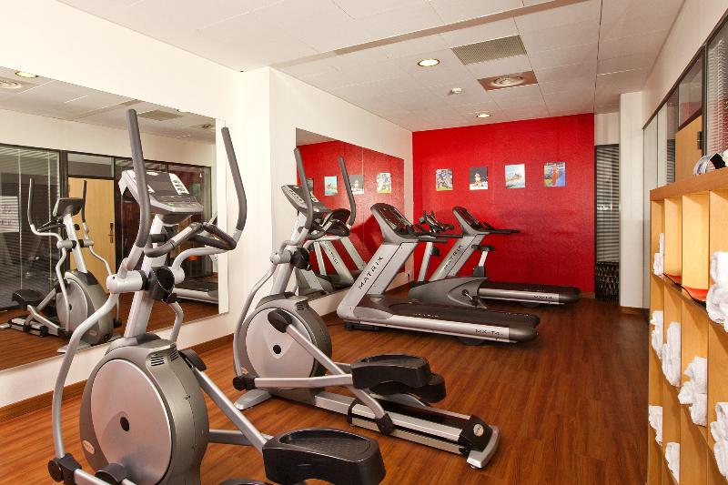 هتل Residhome Suites Paris Sénart