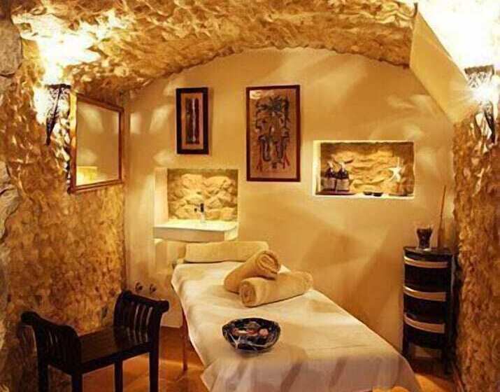 هتل روستایی El Racó De Madremanya   Adults Only
