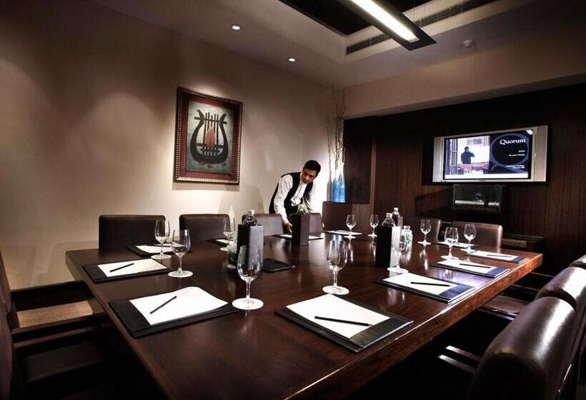 호텔 The Lalit New Delhi