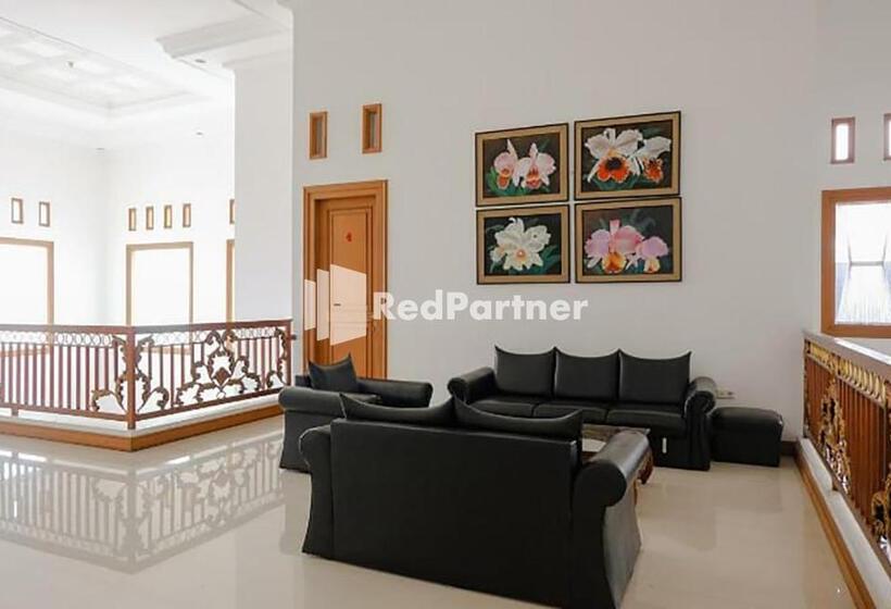 هتل Reddoorz At Daffi Araya