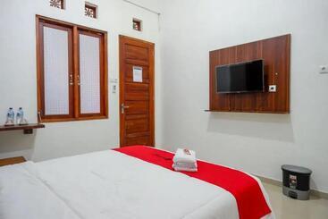 هتل Reddoorz Near Stasiun Purwosari