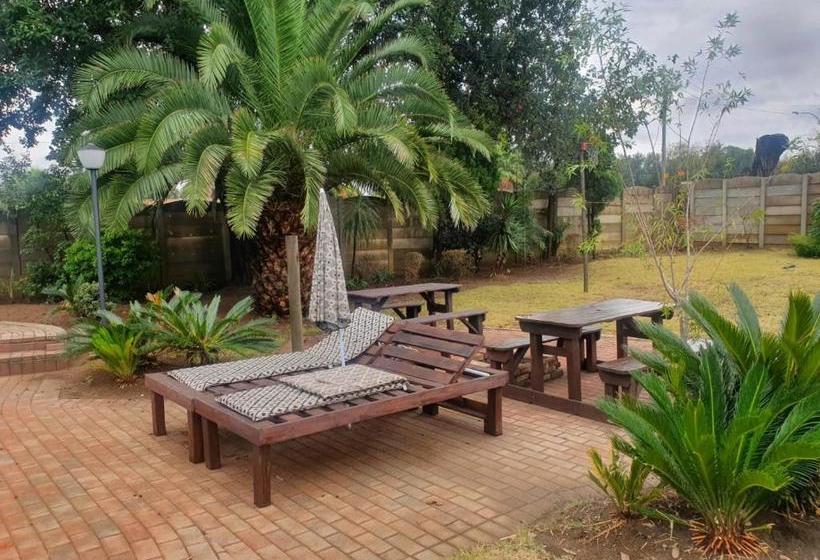פנסיון Sm Africa Guest House