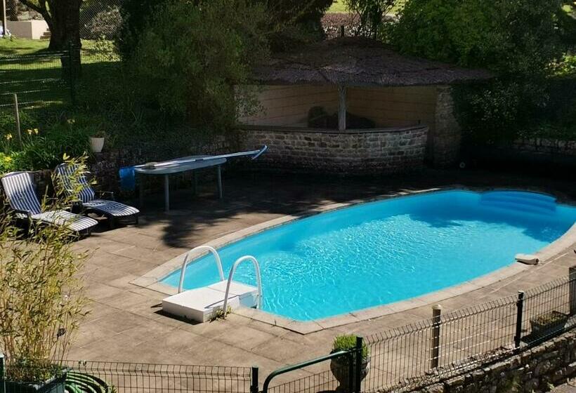 Bed and Breakfast Chambres D Hotes Avec Piscine Aux Agapanthes De Cromel Mont Saint Michel