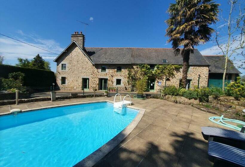 ベッドアンドブレックファースト Chambres D Hotes Avec Piscine Aux Agapanthes De Cromel   Mont Saint Michel