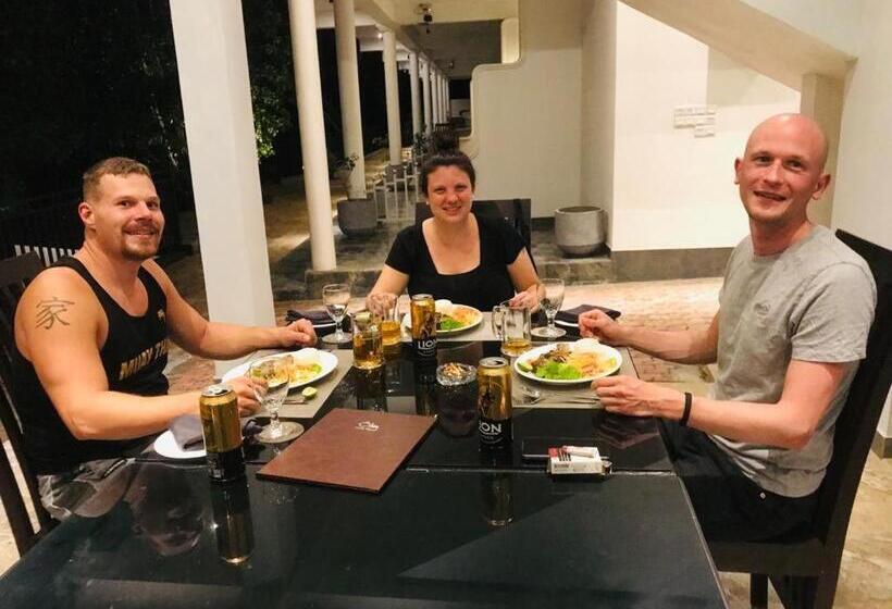تختخواب و صبحانه Olu Villa Resort