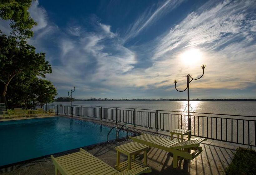 تختخواب و صبحانه Olu Villa Resort
