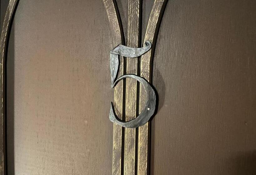 هتل Excalibur Mini