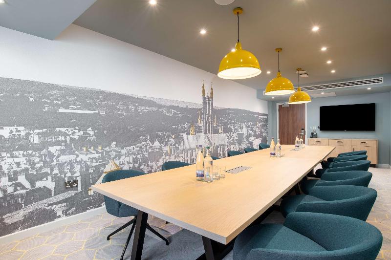 هتل Hampton By Hilton Canterbury