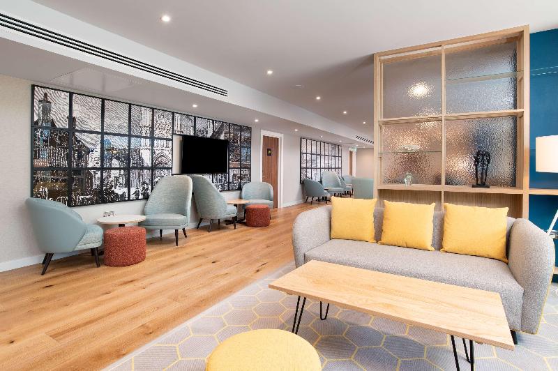 هتل Hampton By Hilton Canterbury