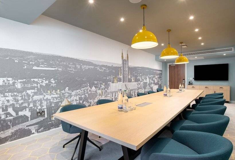 هتل Hampton By Hilton Canterbury