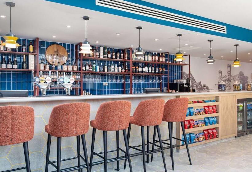 هتل Hampton By Hilton Canterbury