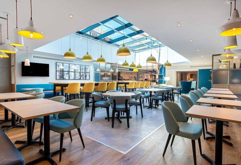 هتل Hampton By Hilton Canterbury