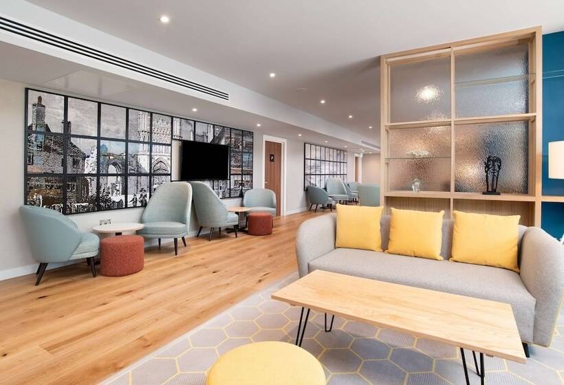 هتل Hampton By Hilton Canterbury