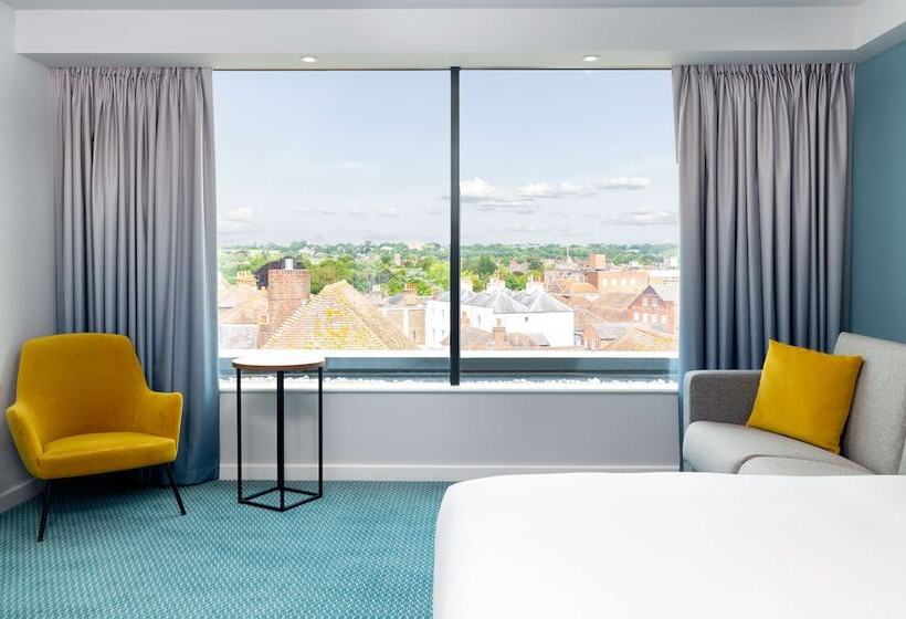 هتل Hampton By Hilton Canterbury