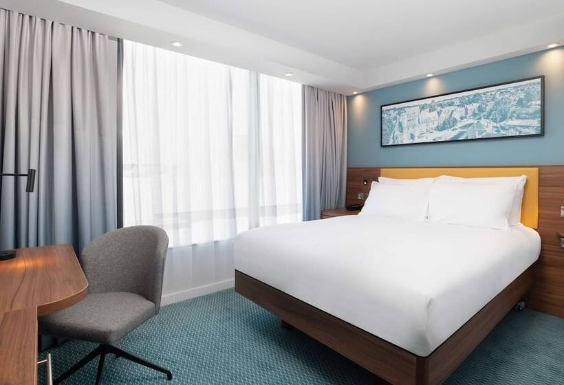 هتل Hampton By Hilton Canterbury