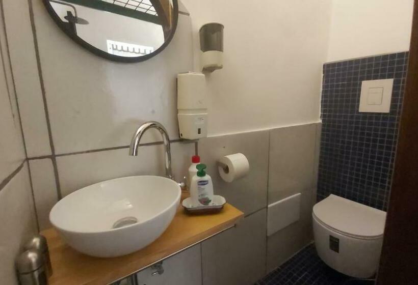 پانسیون Room In Villa Dimora Aganoor Business Suite