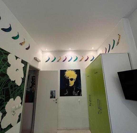 هاستل Pop Art