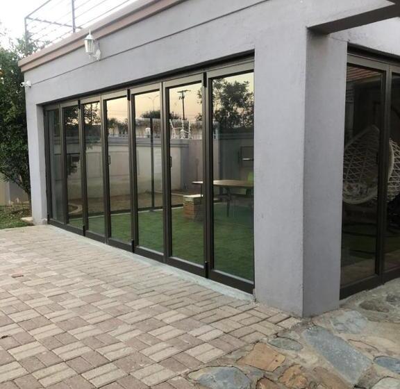 تختخواب و صبحانه Homey Guesthouse
