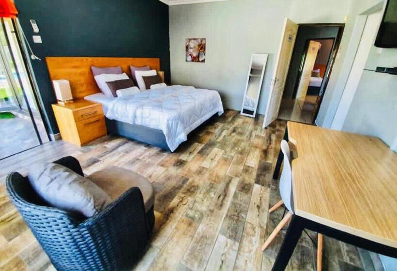 تختخواب و صبحانه Homey Guesthouse