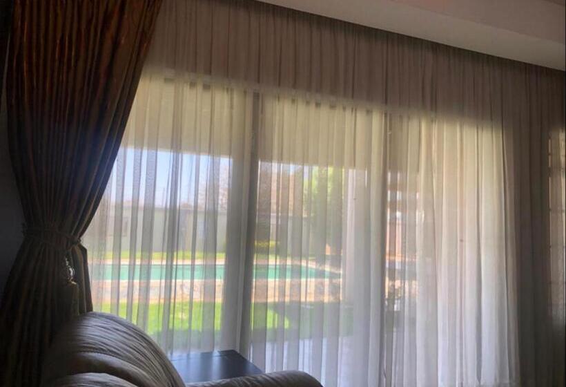 تختخواب و صبحانه Homey Guesthouse