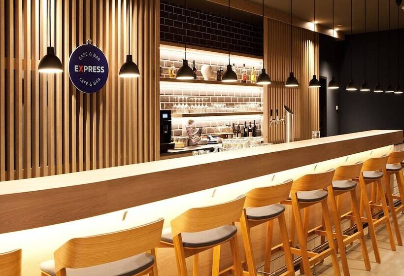 هتل Holiday Inn Express   Offenburg, An Ihg