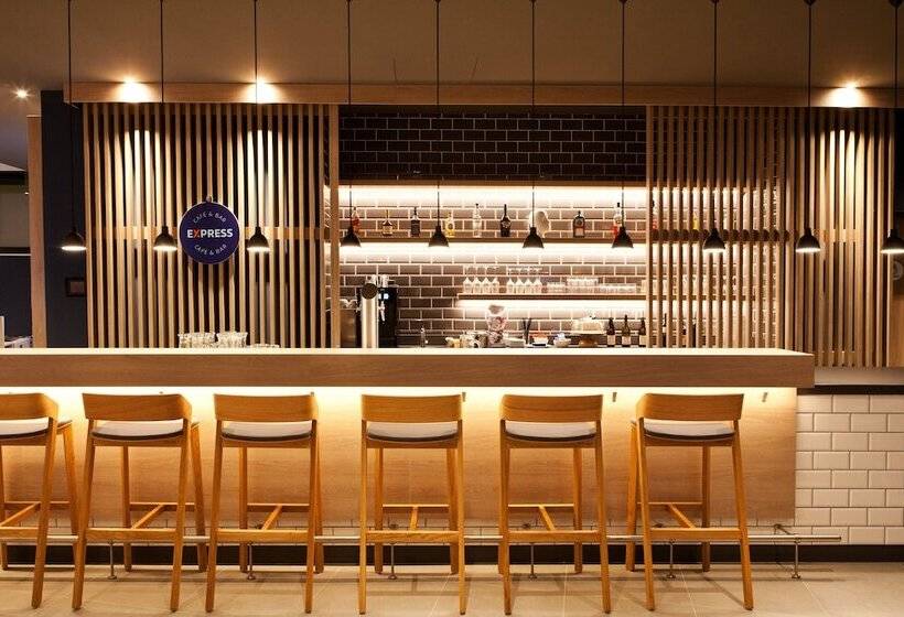 هتل Holiday Inn Express   Offenburg, An Ihg