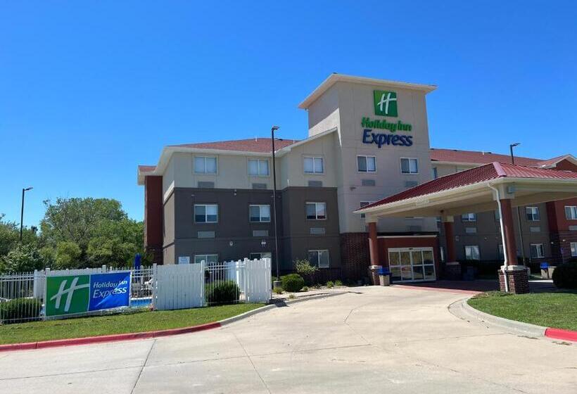 Отель Holiday Inn Express Wichita North Park City, An Ihg